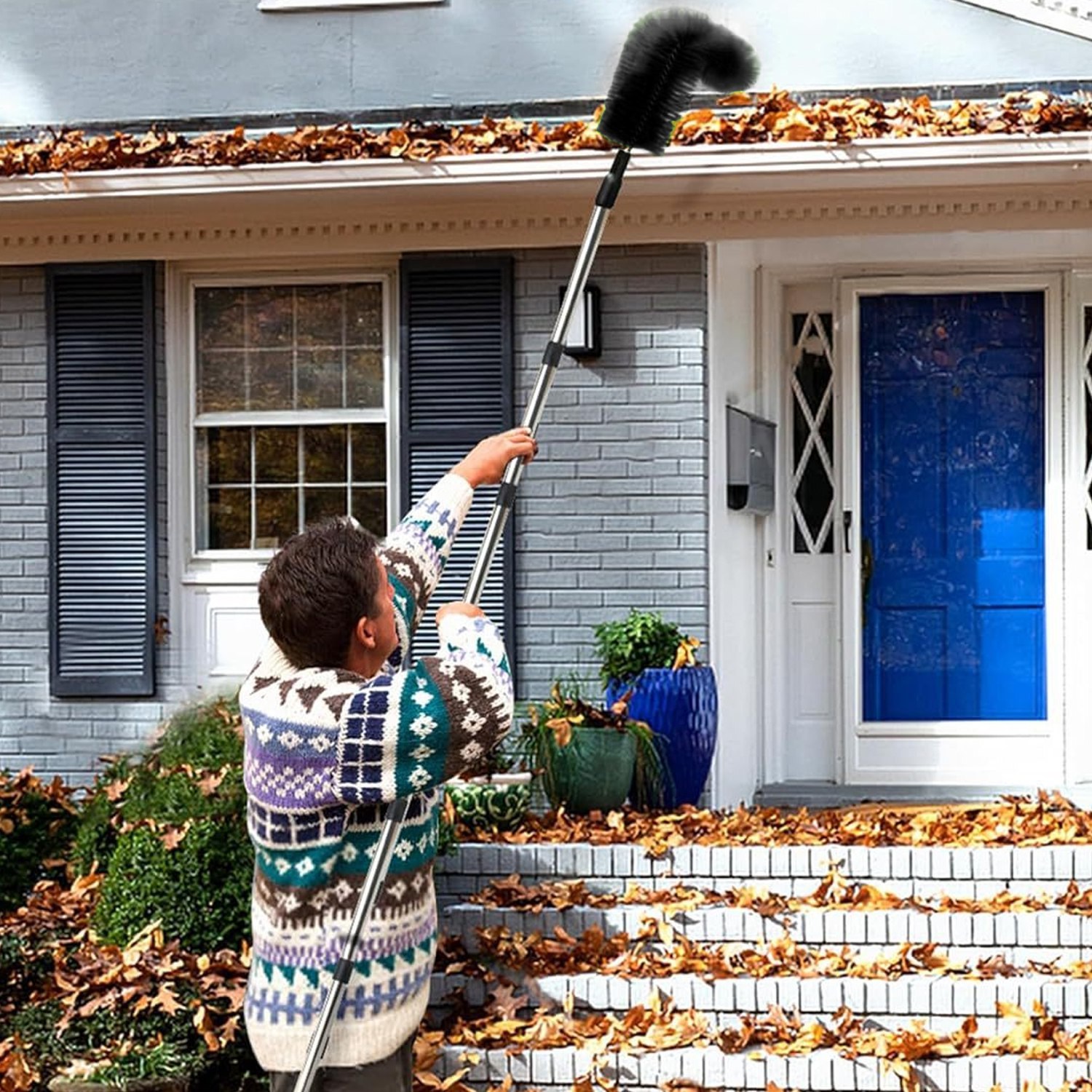 10.5FT Gutter Cleaning Brush With Telescoping Handle Rain Gutter Cleaner Extendable Gutter Cleaning Tool From The Ground With 2 Angled Brushes Anti-slip Gloves Goggles - Imagen 9
